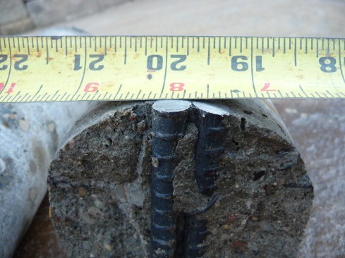 These photos show shadowing, in which shotcrete fails to properly 
compact behind the rebar. Air voids in the space between bars 
contributed to the cracking of a pool shell.