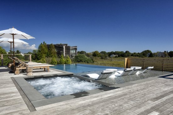 Gold:
Pool/Spa Combination — Concrete
Swimming Pools by Jack Anthony, Patchogue, N.Y.